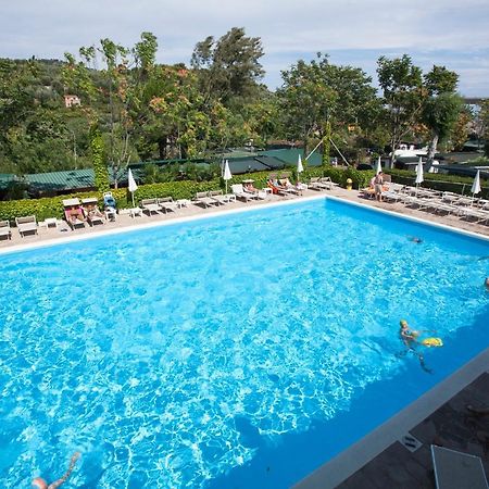 Il Frantoio Camping San Bartolomeo Al Mare Exterior photo