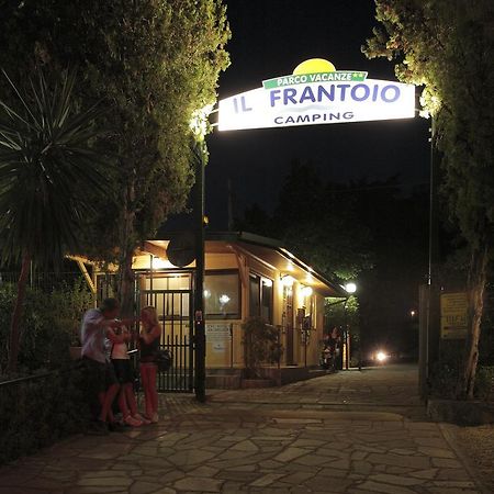 Il Frantoio Camping San Bartolomeo Al Mare Exterior photo